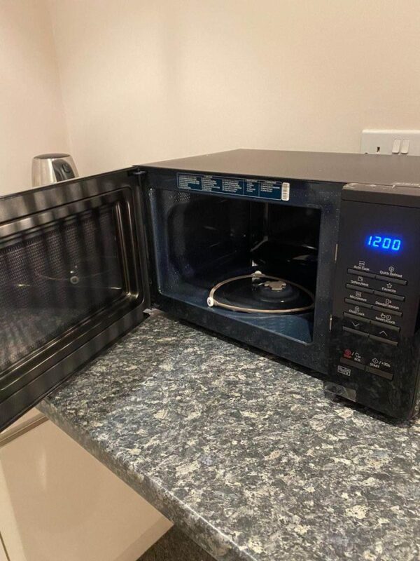 Samsung microwave - Image 2